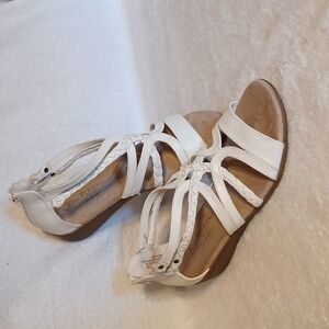 Kim Rogers sandals white zipper back women's size7